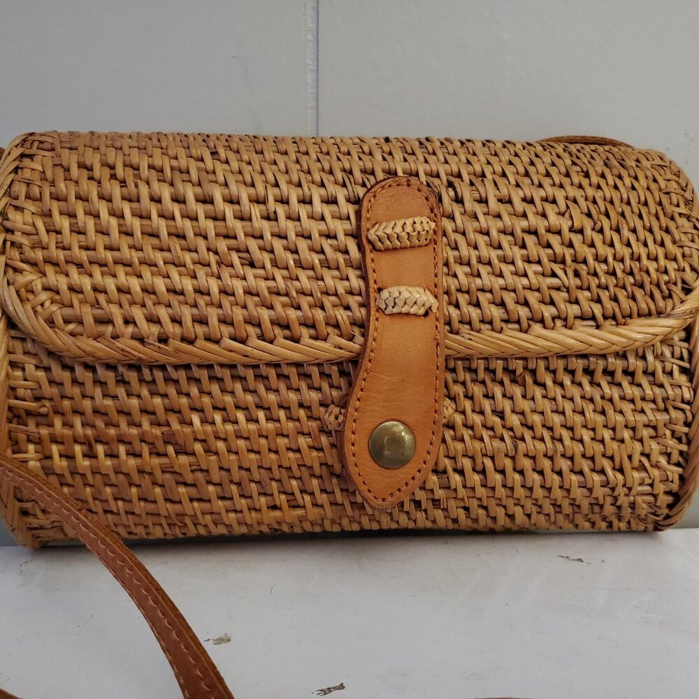 Small cross body handbag
